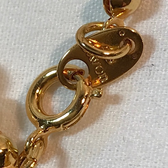 Avon faux pearl necklace, single strand, 28 in length, marked Avon on clasp - Picture 5 of 7